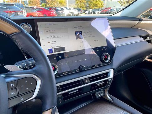 Certified 2025 Lexus RX 450h Luxury w/ Convenience Package image 11