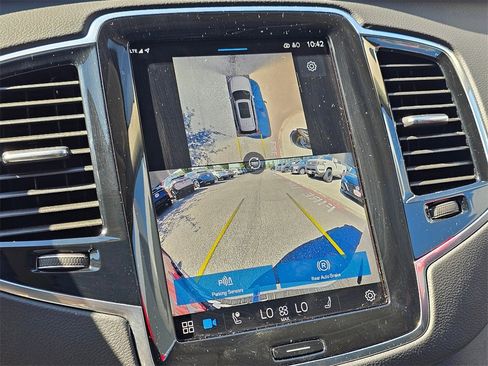 Used 2025 Volvo XC90 T8 Ultra w/ Protection Package image 27