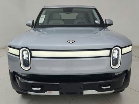 Used 2025 Rivian R1T Premium image 39