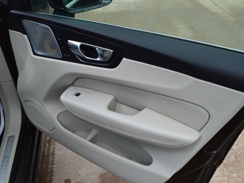 Used 2018 Volvo XC60 T6 Inscription w/ Luxury Seat Package AWD/4WD image 22