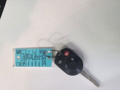 Used 2016 Ford Focus SE image 28