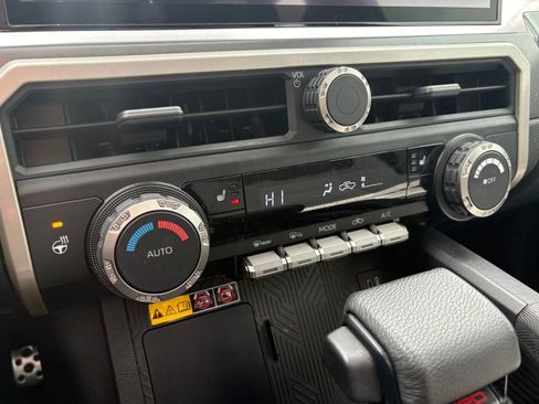 Used 2024 Toyota Tacoma TRD Sport w/ TRD Sport Upgrade Package image 27