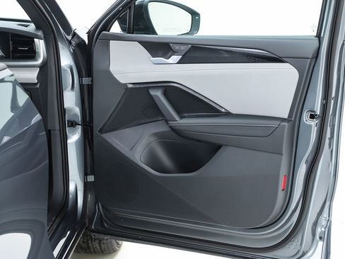 New 2026 Volkswagen Tiguan SE R-Line image 32