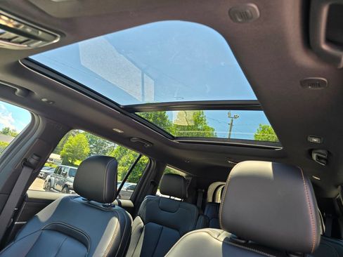 New 2026 Jeep Grand Cherokee L Limited AWD/4WD image 13