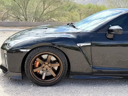 Used 2020 Nissan GT-R Premium w/ Premium Interior Package AWD/4WD image 8