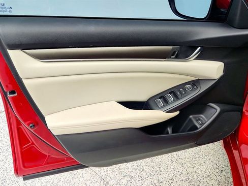 Used 2019 Honda Accord LX image 10