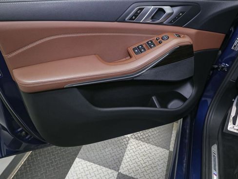 Used 2021 BMW X5 xDrive40i w/ M Sport Package image 48