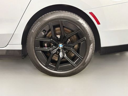 Used 2025 BMW 760i xDrive w/ Executive Package AWD/4WD image 34
