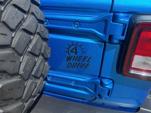 Used 2023 Jeep Wrangler Unlimited w/ Cold Weather Group AWD/4WD image 46