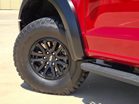 Used 2025 Ford F150 Raptor AWD/4WD image 32