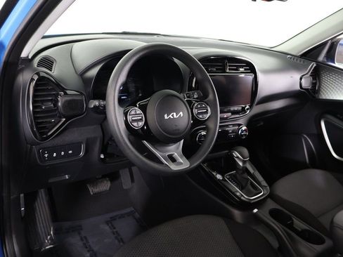 Used 2025 Kia Soul S FWD image 25