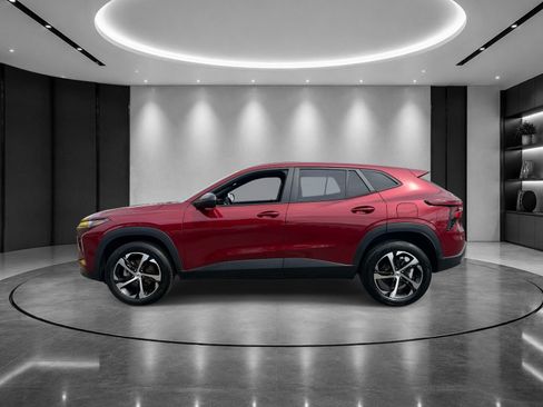 Certified 2024 Chevrolet Trax RS w/ Sunroof Package FWD image 3