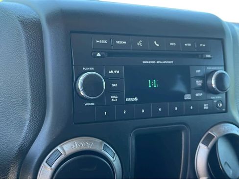 Used 2016 Jeep Wrangler Sport image 15