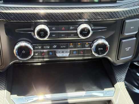 New 2026 Ford F250 Lariat w/ Black Appearance Package AWD/4WD image 39