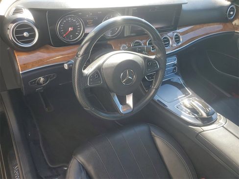 Used 2018 Mercedes-Benz E 300 4MATIC w/ Premium 1 Package image 17
