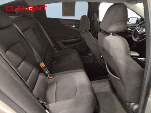 Used 2022 Chevrolet Malibu LT FWD image 38