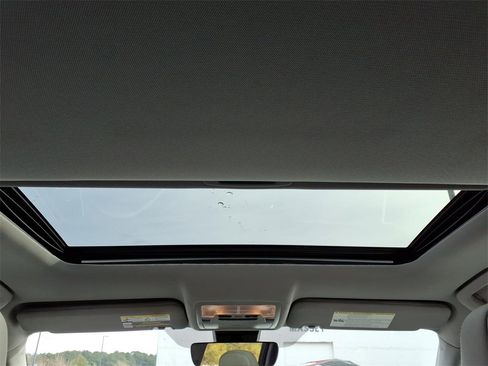 Used 2017 Toyota Highlander image 15