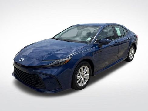 Used 2025 Toyota Camry LE FWD image 3