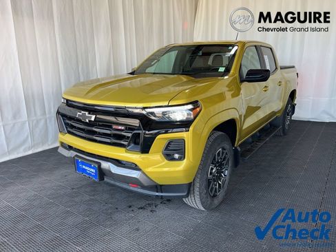Used 2023 Chevrolet Colorado Z71 w/ Z71 Convenience Package 2 AWD/4WD image 1