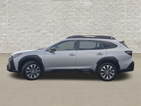 Certified 2025 Subaru Outback Limited AWD/4WD image 4