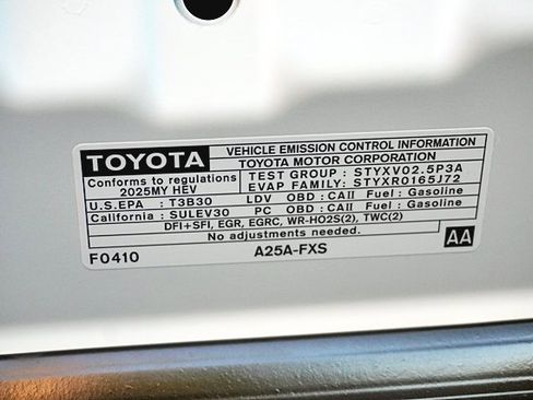 Used 2025 Toyota Camry SE image 34