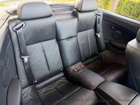 Used 2006 BMW 650i Convertible image 12