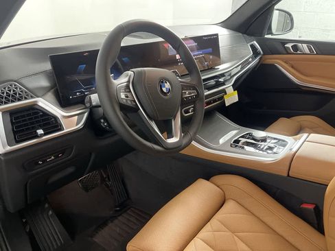 Used 2024 BMW X5 xDrive40i w/ Parking Assistance Package image 12