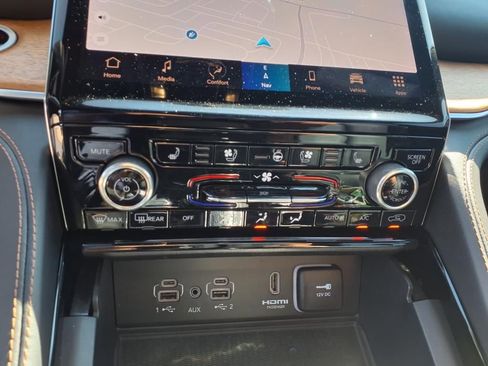 Used 2022 Jeep Grand Cherokee Summit image 19