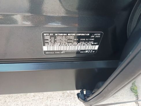 Used 2025 Mitsubishi Outlander SE AWD/4WD image 3