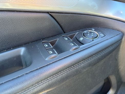 Used 2017 Ford Explorer XLT w/ Equipment Group 201A image 21