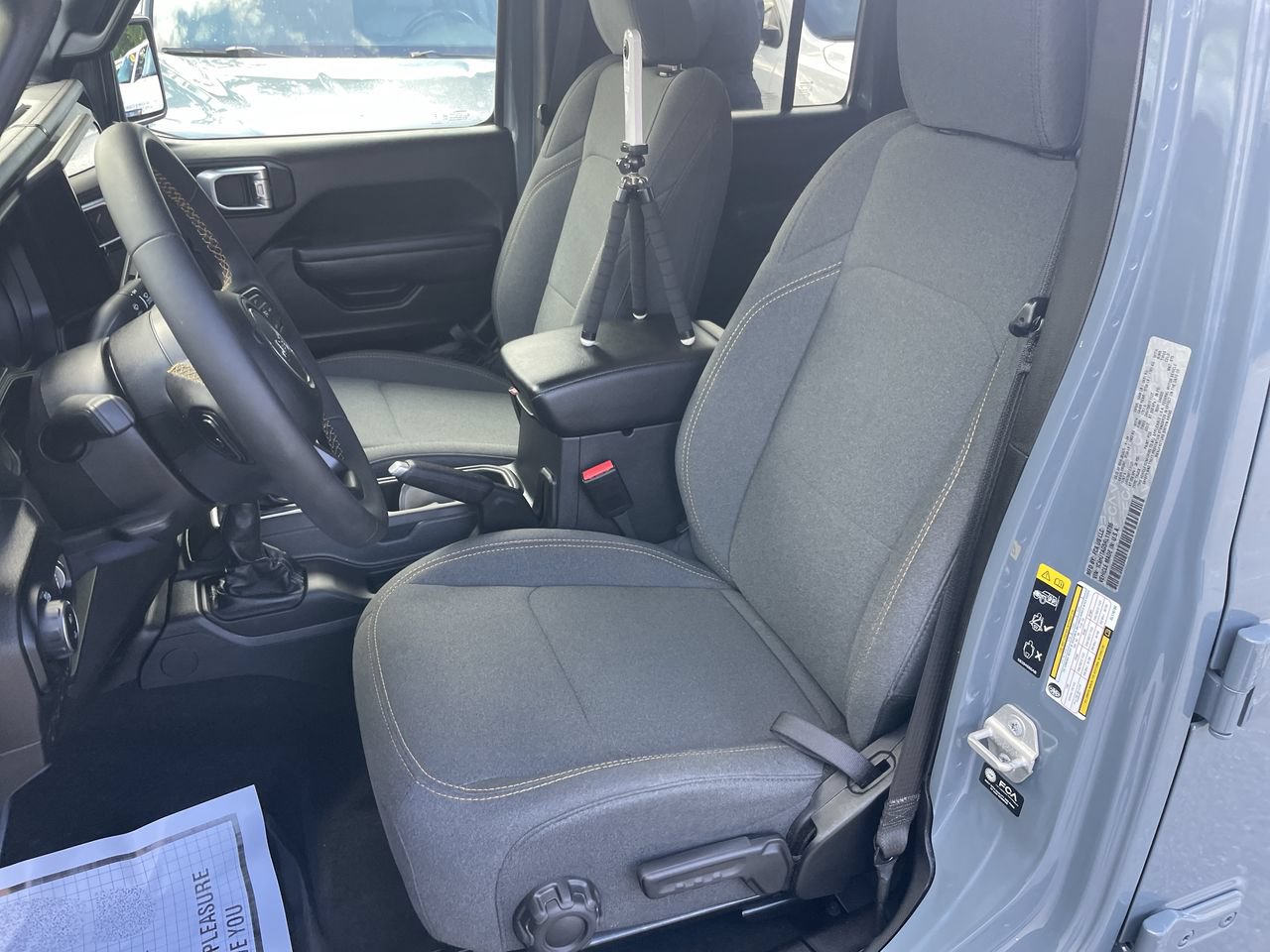 Used 2024 Jeep Gladiator Sport AWD/4WD image 27