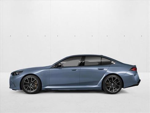 New 2026 BMW M5 w/ Carbon Package image 2