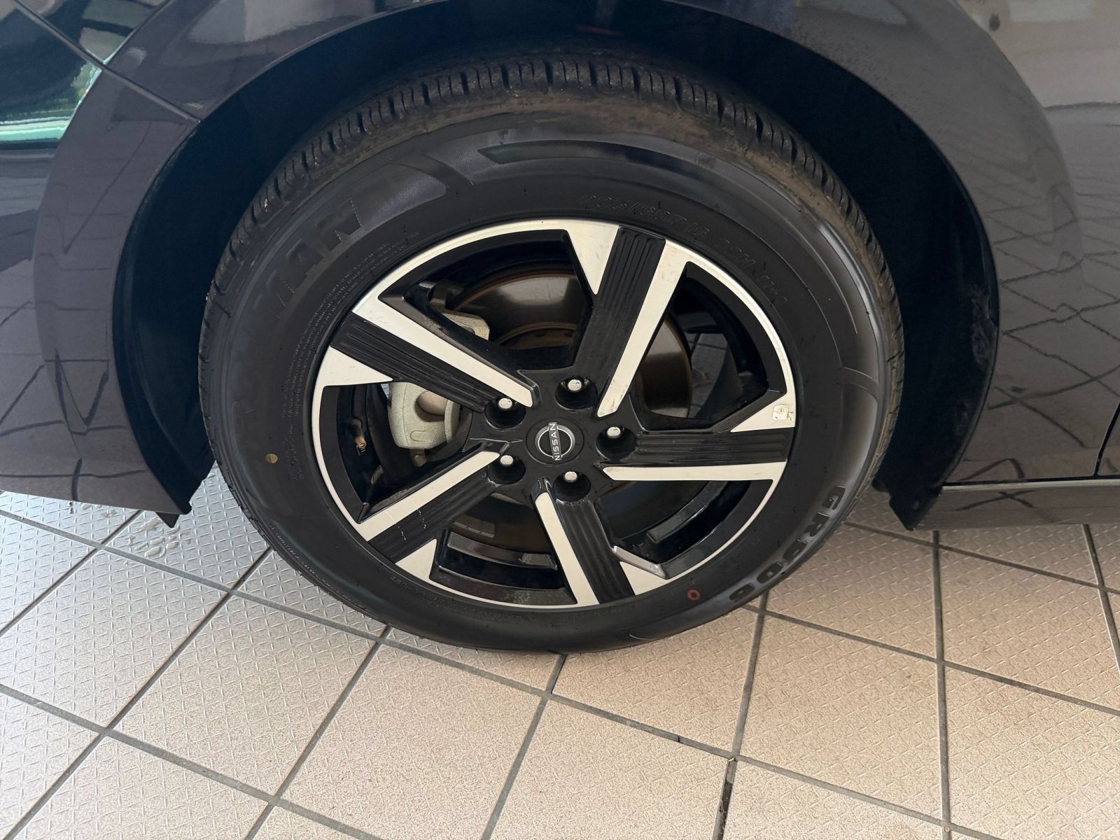 Used 2025 Nissan Sentra SV FWD image 24