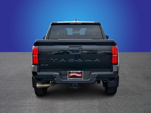 Used 2025 Toyota Tacoma SR5 AWD/4WD image 5