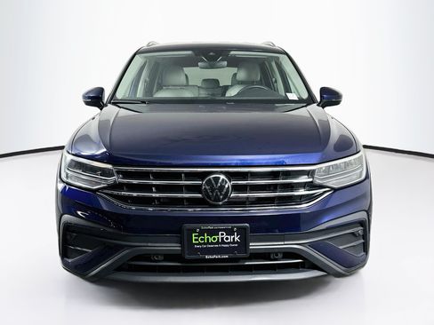 Used 2024 Volkswagen Tiguan SE FWD image 2