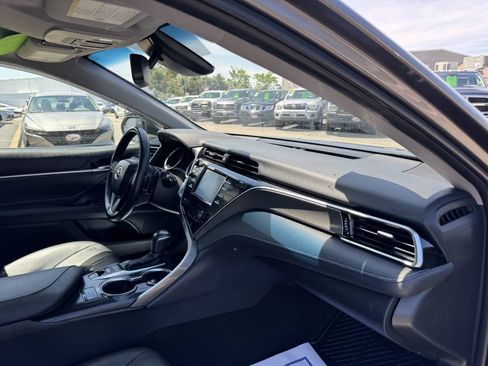 Used 2018 Toyota Camry XSE FWD image 35