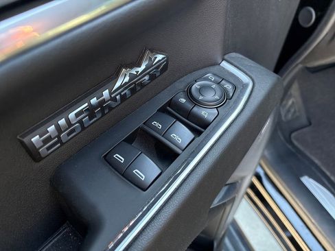 Used 2024 Chevrolet Silverado 1500 High Country w/ Midnight Edition AWD/4WD image 15