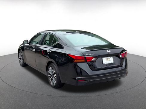 Used 2025 Nissan Altima 2.5 SV image 10