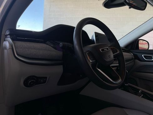 Used 2022 Jeep Compass Latitude AWD/4WD image 11