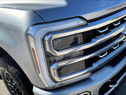 Certified 2024 Ford F250 Platinum w/ FX4 Off-Road Package image 33