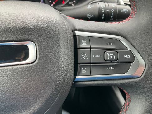 Used 2024 Jeep Compass Trailhawk AWD/4WD image 7