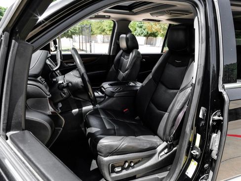 Used 2016 Cadillac Escalade ESV Luxury RWD image 40
