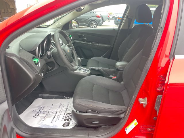 Used 2016 Chevrolet Cruze LT FWD image 9