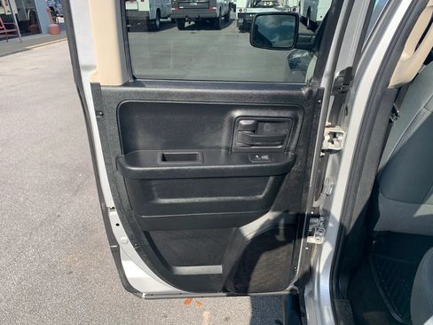 Used 2018 RAM 1500 Express RWD image 25