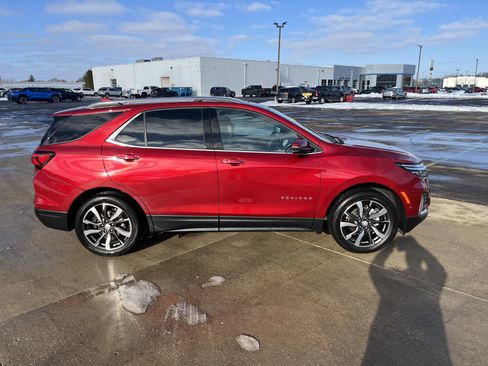 Used 2023 Chevrolet Equinox Premier image 7