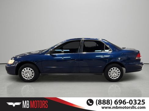 Used 2002 Honda Accord VP image 2