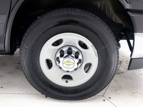 Used 2024 Chevrolet Express 3500 LT w/ LT Preferred Equipment Group RWD image 29