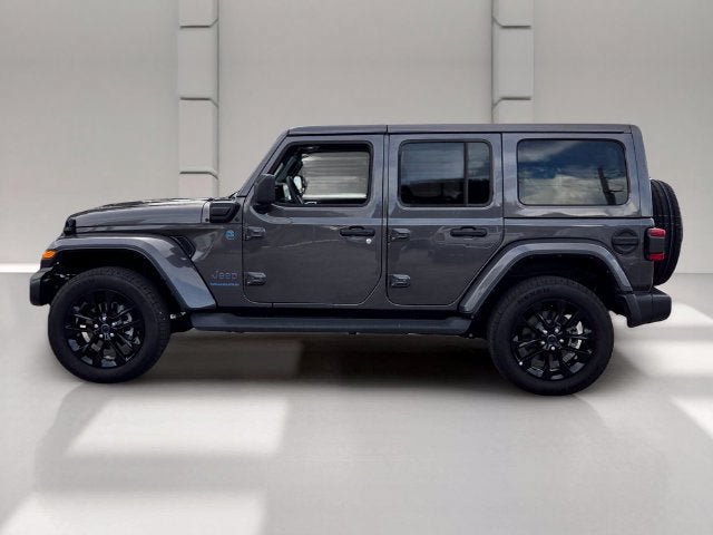 Used 2025 Jeep Wrangler Unlimited Sahara AWD/4WD image 2