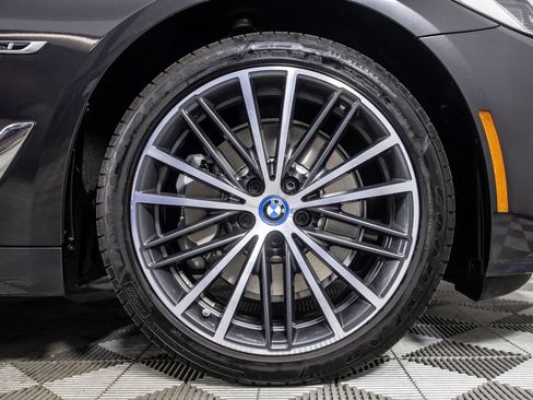 Used 2023 BMW 530e w/ Convenience Package RWD image 40