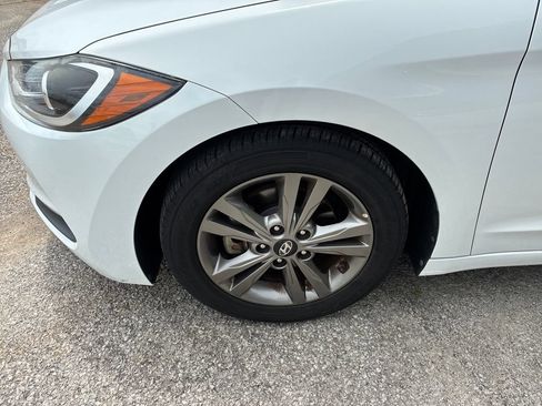 Used 2017 Hyundai Elantra SE FWD image 9